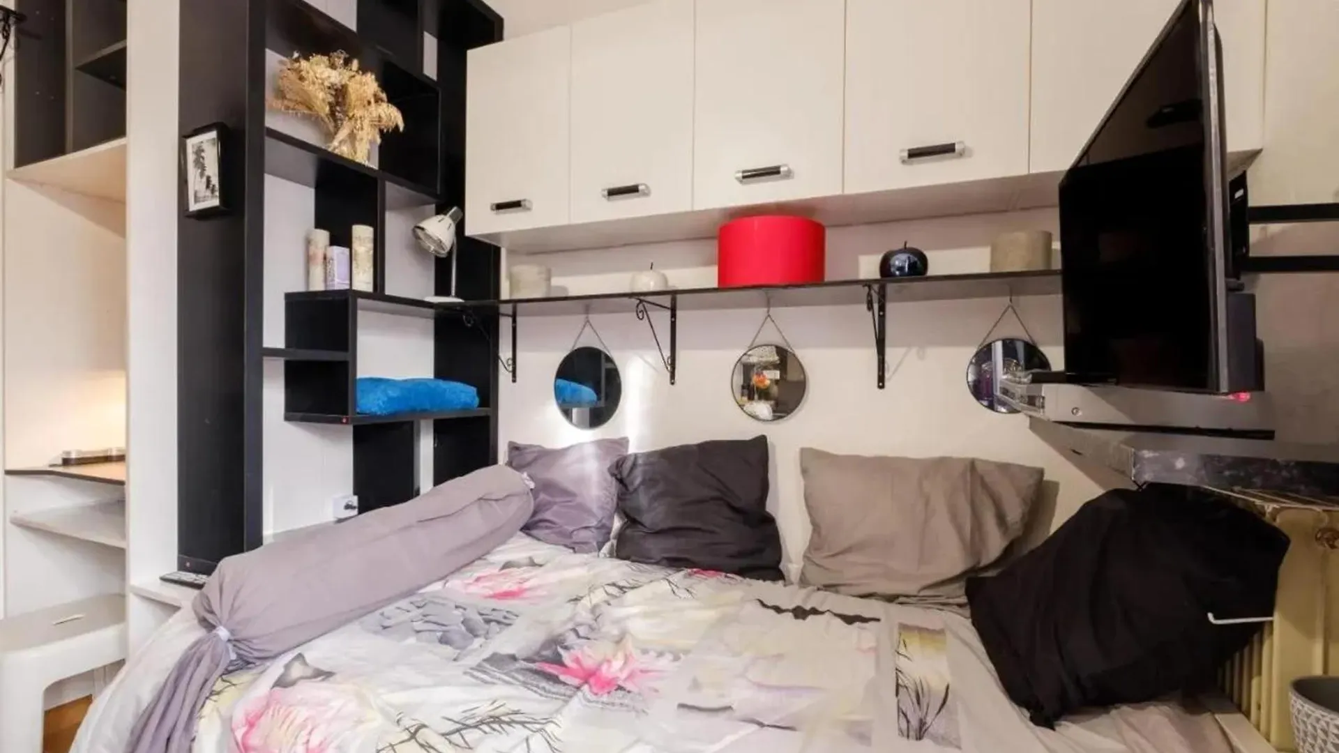Appartement Moderne A Villeneuve Loubet 45 M² Terrasse Amenagee France