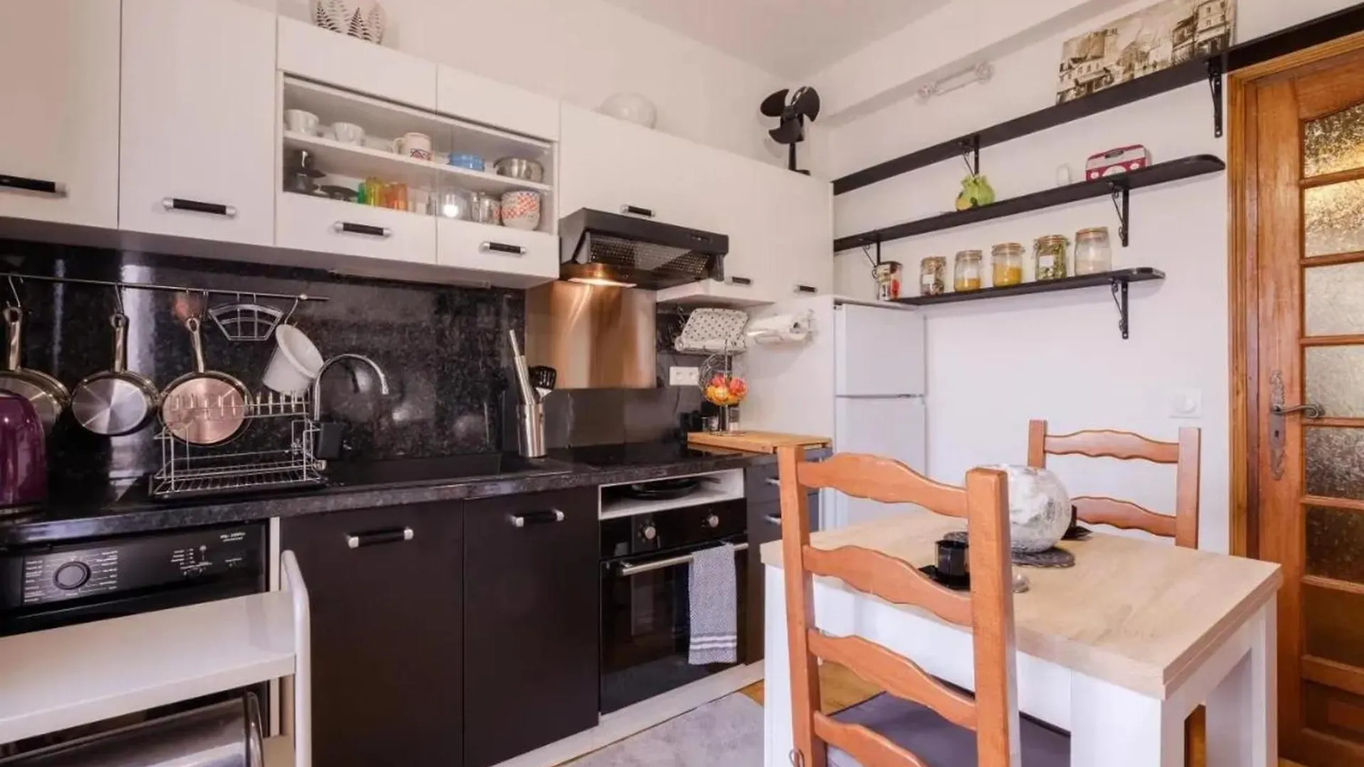 Apartment Appartement Moderne A Villeneuve Loubet 45 M² Terrasse Amenagee